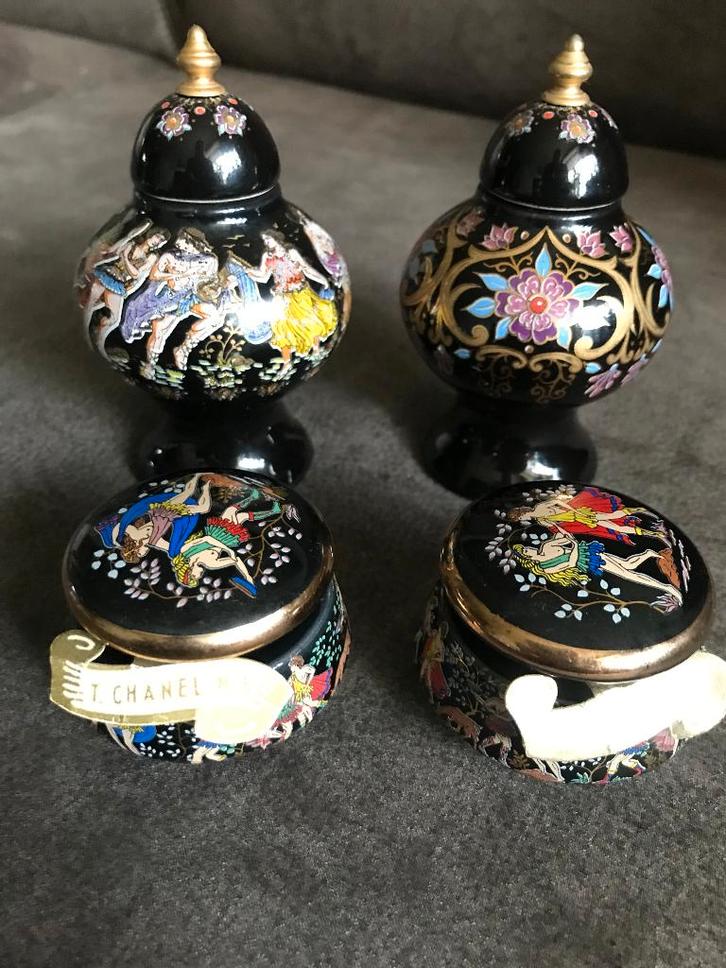 Parfum flesjes / Flacon Vintage Handgemaakt jaren 70/80., Verzamelen, Parfumverzamelingen, Zo goed als nieuw, Parfumfles, Gevuld