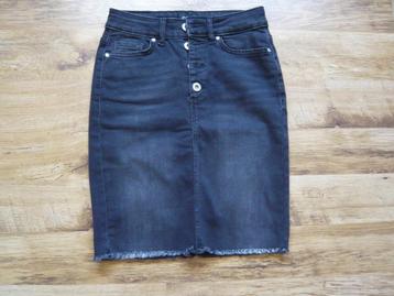 Only spijker rokje zwart 45cm knoopsluiting zgan mt XS 34 beschikbaar voor biedingen