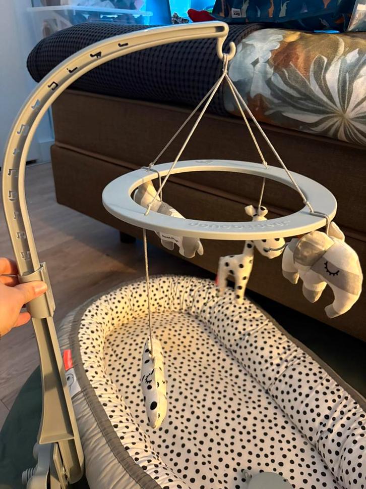 Done by deer mobiel muziek box zo goed als niew grijs, Kinderen en Baby's, Babywiegjes en Ledikanten, Zo goed als nieuw, Overige typen