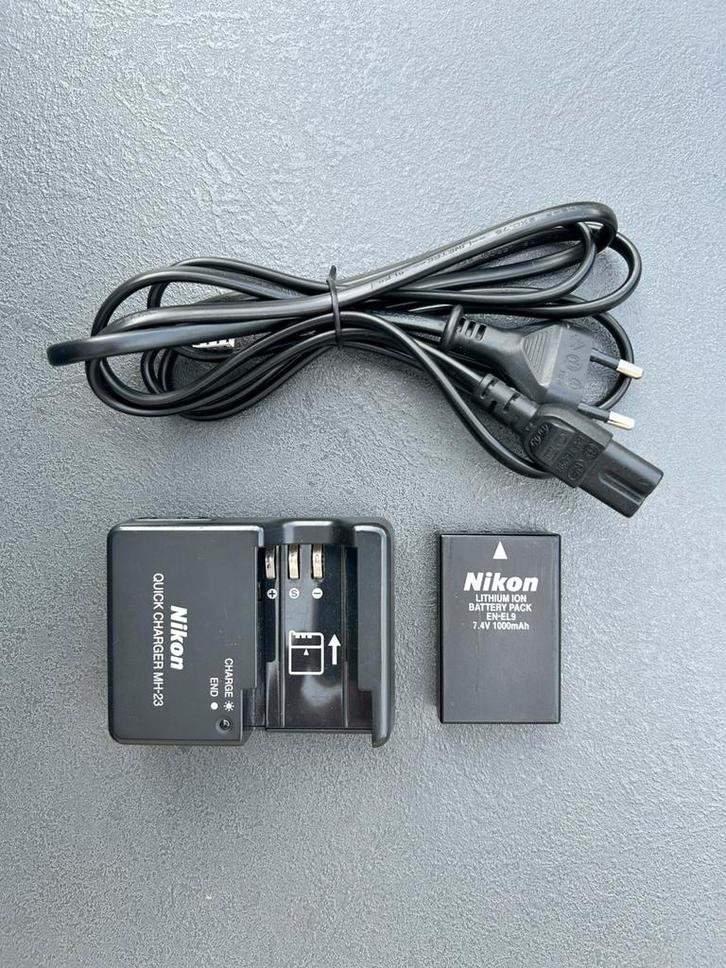Nikon Quick Charger MH-23 + één batterij, Audio, Tv en Foto, Opladers, Zo goed als nieuw, Ophalen of Verzenden