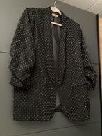 Blazer zwart met glitter & gesmokte mouw one size €29,95, Kleding | Dames, Jasjes, Kostuums en Pakken, Ophalen of Verzenden, Zo goed als nieuw