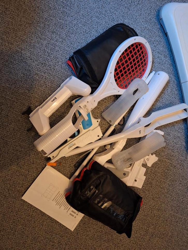 Wii Sport Accessoires Set - Balance Board, Pistolen, Meer!, Spelcomputers en Games, Spelcomputers | Nintendo Wii, Gebruikt, Zonder controller