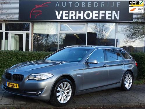 BMW 5-serie Touring 520i Upgrade Edition - AUTOMAAT - CRUISE, Auto's, BMW, Bedrijf, Te koop, 5-Serie, ABS, Achteruitrijcamera
