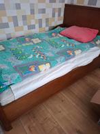 Bed uit grootmoeders tijd 190x120 met alles wat er op ligt, Huis en Inrichting, Slaapkamer | Bedden, Ophalen, 190 cm of minder