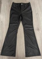 H&M zwarte imitatie leren stretch broek maat 42, H&M, Zwart, Maat 42/44 (L), Ophalen of Verzenden
