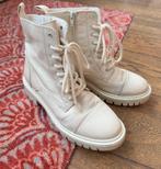 Witte veterlaarsjes Aldo mt. 39, Wit, Lage of Enkellaarzen, Ophalen of Verzenden, Zo goed als nieuw
