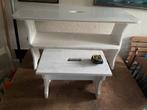 2 onwijs leuke witte sidetables bankjes stoel, Huis en Inrichting, Krukjes, Ophalen of Verzenden, Zo goed als nieuw, Hout