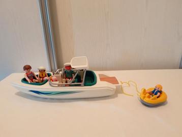 Playmobil gezin met plezierboot beschikbaar voor biedingen