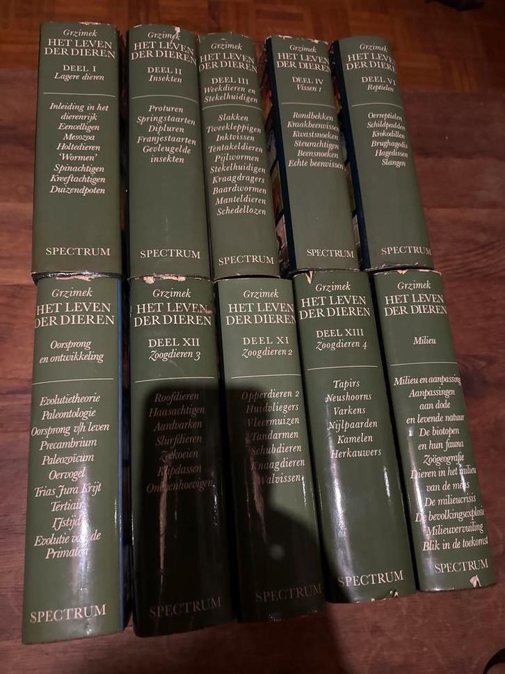 Grzimek Het Leven der Dieren - 10 delen, Boeken, Encyclopedieën, Gelezen, Complete serie, Dieren, Ophalen of Verzenden