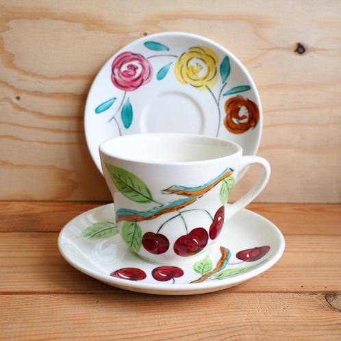 Boch la Louviere kop en schotel kersen decoratie, Antiek en Kunst, Antiek | Servies los, Ophalen of Verzenden