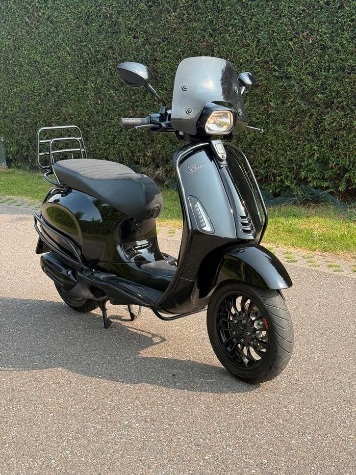 Vespa Sprint 2019! Black! Malossi! Brom!, Fietsen en Brommers, Scooters | Vespa, Zo goed als nieuw, Overige modellen, Benzine