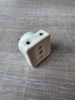 Antieke wit bakeliete Wisi Nr56 driewegstekker Prijs €5, Ophalen of Verzenden