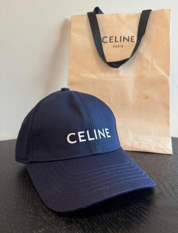 Celine pet navy blauw beschikbaar voor biedingen