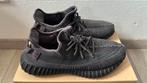 Yeezy 350 V2 Black maat 44 2/3, Zwart, Ophalen of Verzenden, Yeezy Boost 350 V2, Sneakers of Gympen