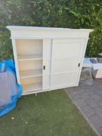 Witte buffetkast. Opknapper. Mag voor weinig worden gehaald., Ophalen, Gebruikt