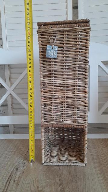 Rattan toiletrolhouder  beschikbaar voor biedingen