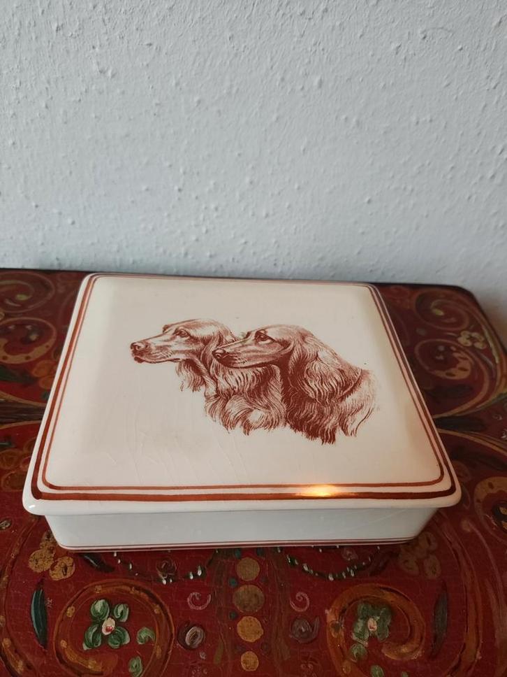 Prachtige vintage porseleinen dekseldoos van Setter Set, Antiek en Kunst, Antiek | Porselein, Verzenden