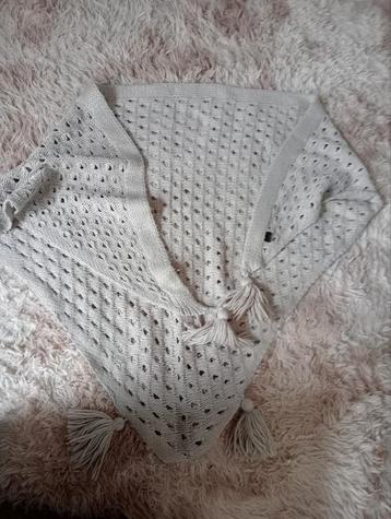 Poncho sjaal  beschikbaar voor biedingen