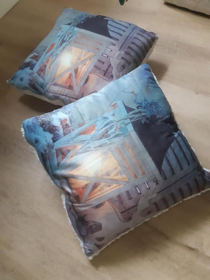Sfeervolle Kussens   (2), Huis en Inrichting, Woonaccessoires | Kussens, Zo goed als nieuw, Vierkant, Ophalen