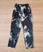 Zara basic broek vogels bloemen kraanvogels maat xs 34, Kleding | Dames, Zwart, Ophalen of Verzenden, Zo goed als nieuw, Maat 34 (XS) of kleiner