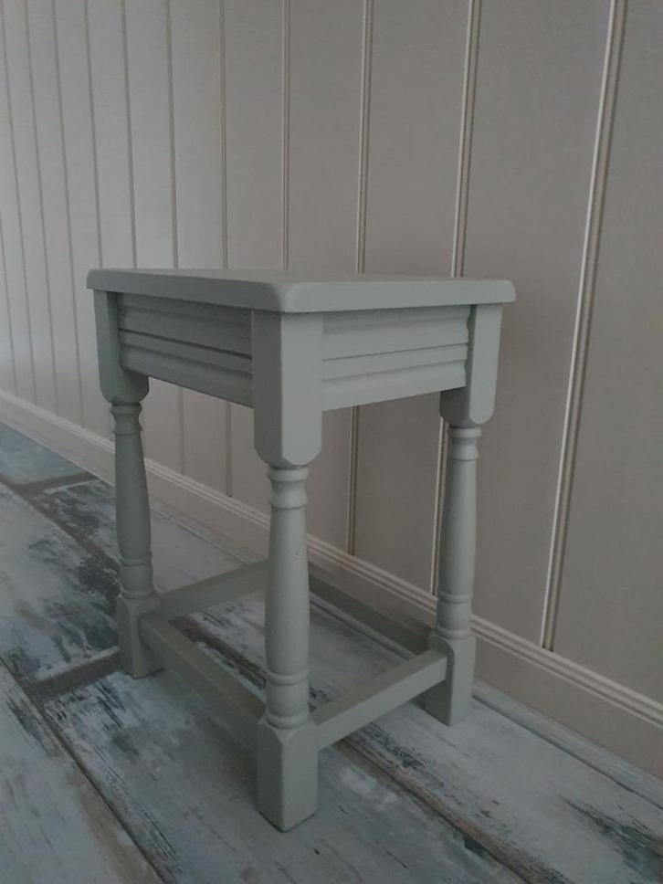 Laaks Brocante, brocant tafeltje, Huis en Inrichting, Tafels | Bijzettafels, Gebruikt, Rond, 45 tot 60 cm, Minder dan 55 cm, Ophalen