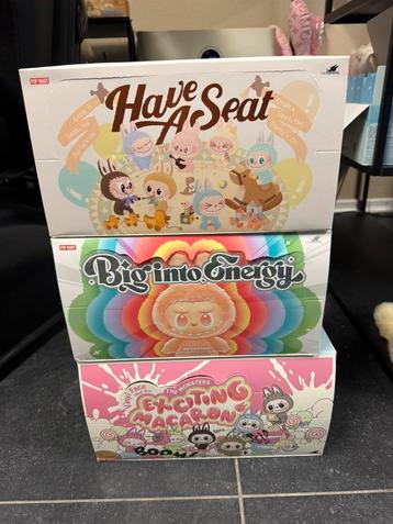 Labubu have a seat, big into energy, exciting macaron los beschikbaar voor biedingen