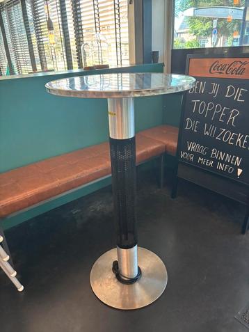 Sta tafel met heater beschikbaar voor biedingen