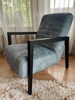 Blauwe velvet fauteuil, Huis en Inrichting, Fauteuils, Ophalen, 75 tot 100 cm, Zo goed als nieuw, Stof