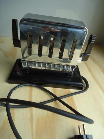 Retro vintage model Chrome broodrooster beschikbaar voor biedingen