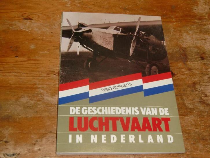 De geschiedenis van de luchtvaart in Nederland (KLM, Fokker), Verzamelen, Luchtvaart en Vliegtuigspotten, Zo goed als nieuw, Boek of Tijdschrift