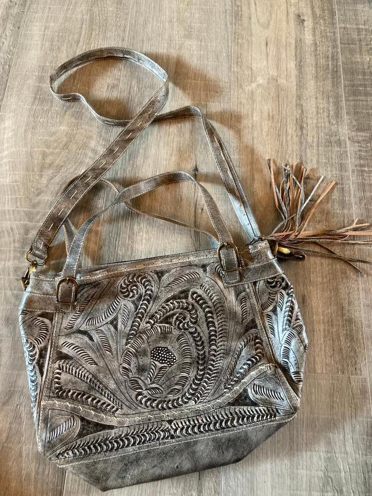 Vintage tooled leather leren schoudertas damestas boho tas, Sieraden, Tassen en Uiterlijk, Tassen | Damestassen, Zo goed als nieuw