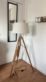 Houten Driepoot Vloerlamp met Witte Kap, Ophalen of Verzenden, Gebruikt, Hout, 100 tot 150 cm