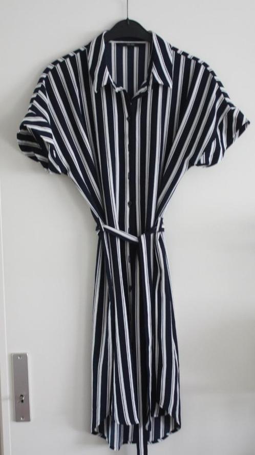 donkerblauw wit gestreept vertikaal jurk  maat s, Kleding | Dames, Jurken, Gedragen, Maat 36 (S), Blauw, Knielengte, Ophalen of Verzenden