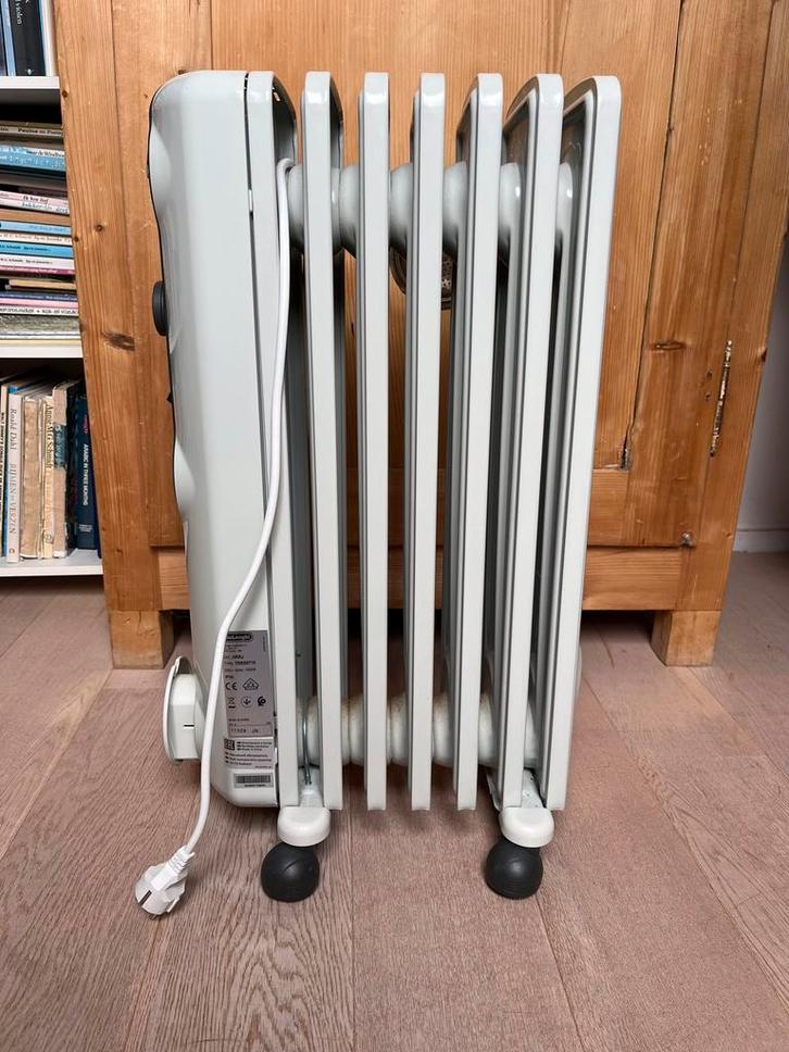 Delonghi elektrische radiator (oliegevuld), Huis en Inrichting, Kachels, Zo goed als nieuw, Vrijstaand, Overige soorten, Elektrisch