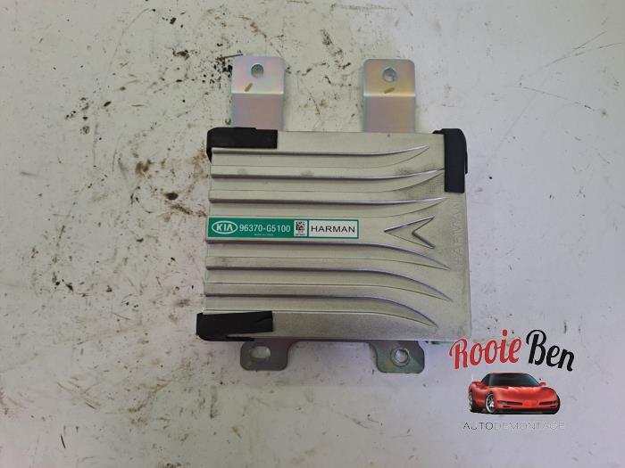 Radio versterker van een Kia Niro, -, -, Ophalen of Verzenden, -