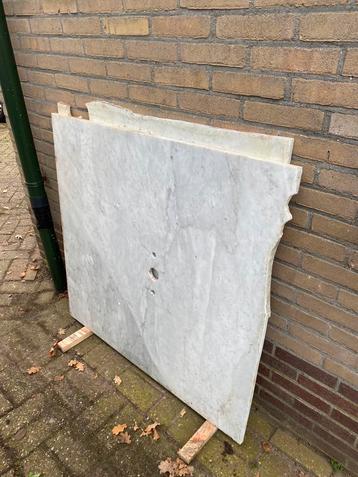 Marmeren platen beschikbaar voor biedingen