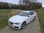 BMW 3-Serie 320I 125KW EDE 2013 Wit, Auto's, Achterwielaandrijving, Zwart, 4 cilinders, Wit