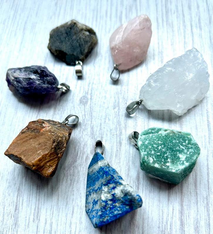 Echte Ruwe Edelsteen Hangers | Set van 7 | zie omschrijving, Sieraden, Tassen en Uiterlijk, Kettinghangers, Nieuw, Steen of Mineraal