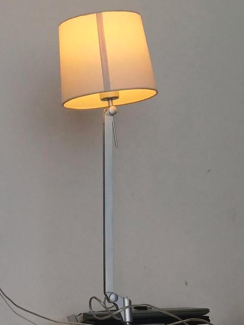 Moderne Tafellamp - Metaal & Stoffen Kap - Werkt perfect, Huis en Inrichting, Lampen | Vloerlampen, Zo goed als nieuw, Minder dan 100 cm