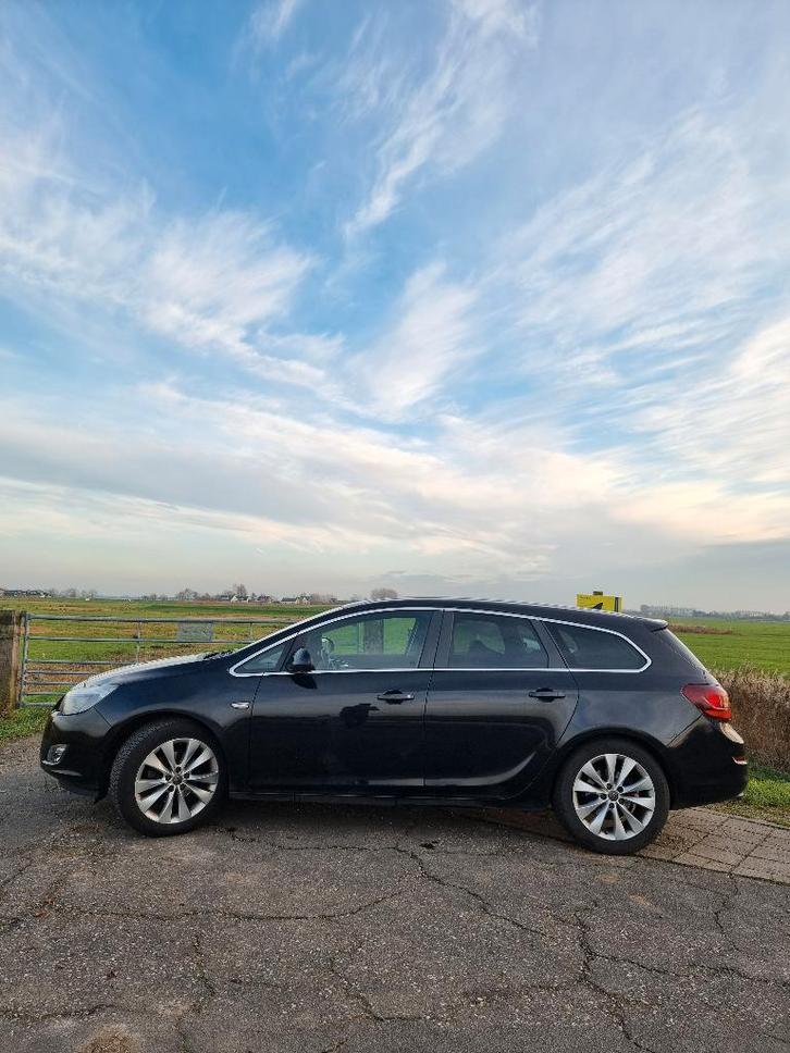 Opel Astra J Sports Tourer 1.6 180pk Automaat 2011 Zwart, Auto's, Opel, Particulier, Astra, ABS, Airbags, Airconditioning, Alarm