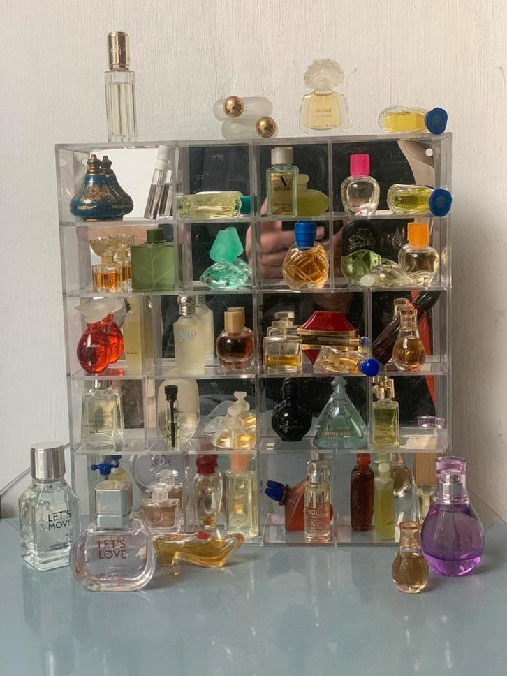 60 Mini Parfumflesjes Collectie, Verzamelen, Parfumverzamelingen, Gebruikt, Miniatuur, Gevuld, Ophalen of Verzenden
