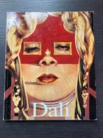 Salvador Dali - Leven en Werk, Ophalen of Verzenden, Zo goed als nieuw, Fotografen