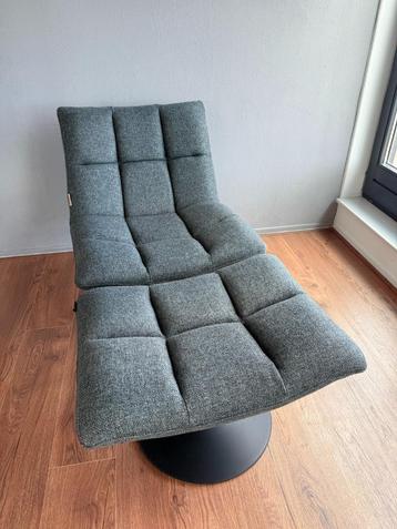Comfortabele Dutchbone Bar Fauteuil + hocker donkergrijs beschikbaar voor biedingen