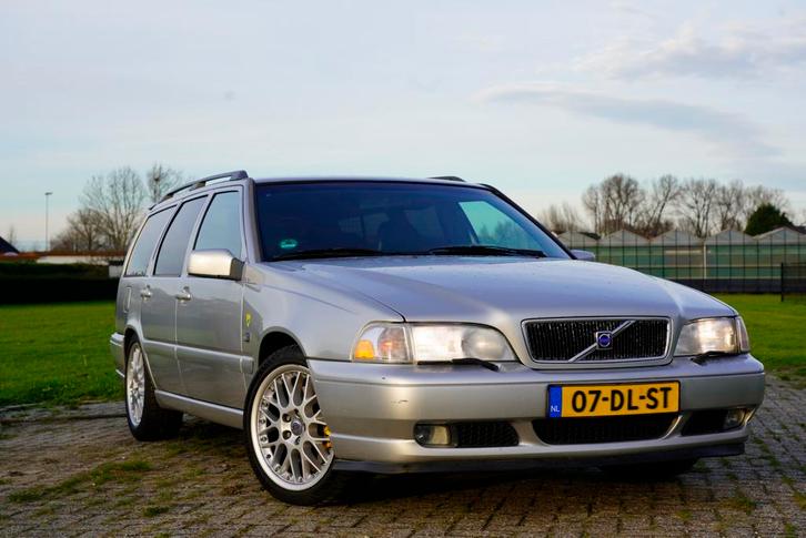 Volvo V70 2.4 - 1999, Auto's, Volvo, Particulier, V70, ABS, Airbags, Airconditioning, Alarm, Bluetooth, Centrale vergrendeling