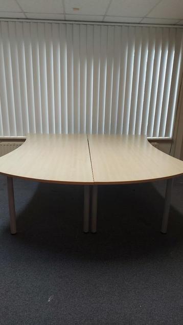Bureaus 6 stuks beschikbaar voor biedingen