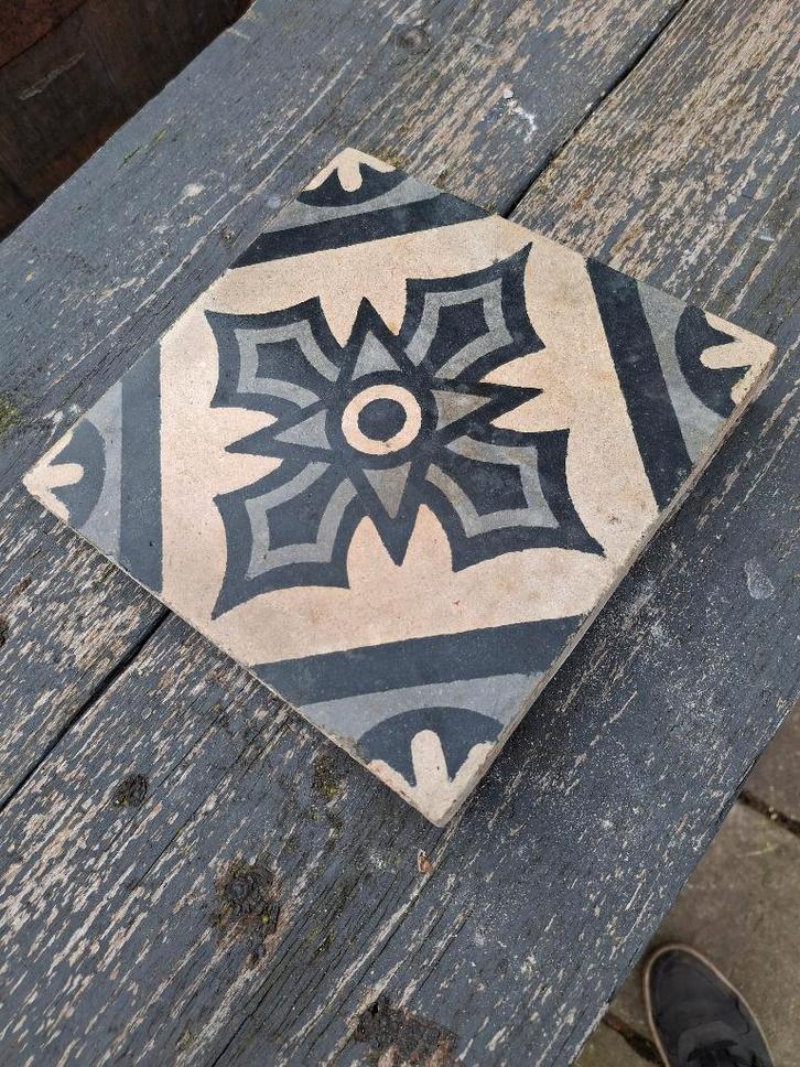 oude Franse plavuizen met motief 20x 20x 2, zie foto's/omsch, Doe-het-zelf en Verbouw, Vloerdelen en Plavuizen, Zo goed als nieuw