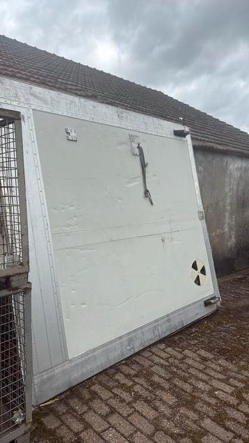 Tussenschot koeltrailer schmitz beschikbaar voor biedingen