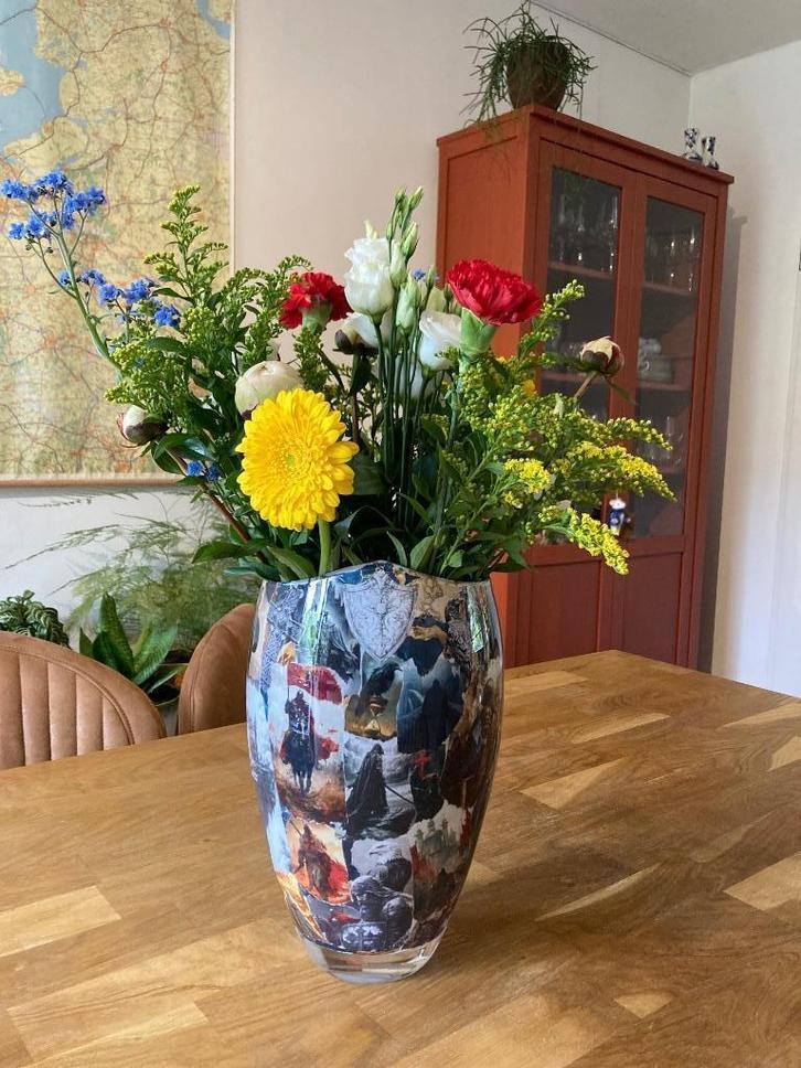 Vaas met ridders, Huis en Inrichting, Woonaccessoires | Vazen, Nieuw, Overige kleuren, Minder dan 50 cm, Glas, Ophalen of Verzenden