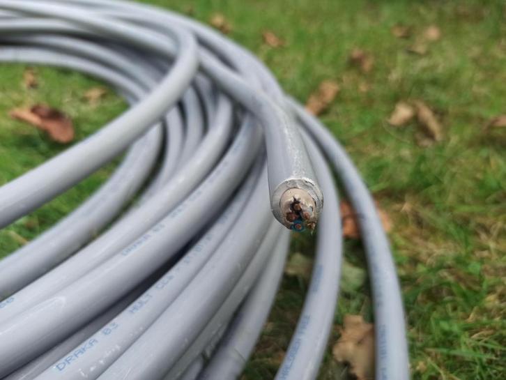 2x tussen de 14 en 15 meter kabel en nog 1x ong. 40 meter, Doe-het-zelf en Verbouw, Elektra en Kabels, Gebruikt, Kabel of Snoer