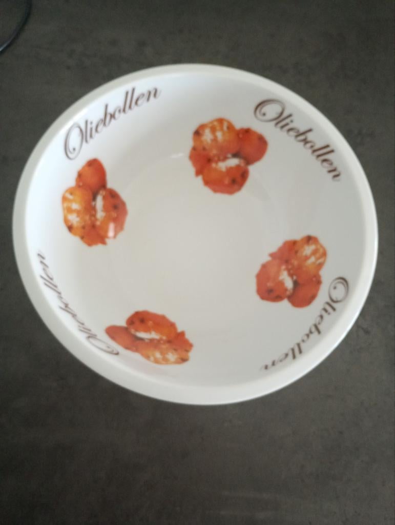 Wit geglazuurd aardewerk oliebollen schaal kom, Huis en Inrichting, Keuken | Servies, Ophalen, Aardewerk, Overige stijlen, Schaal of Schalen